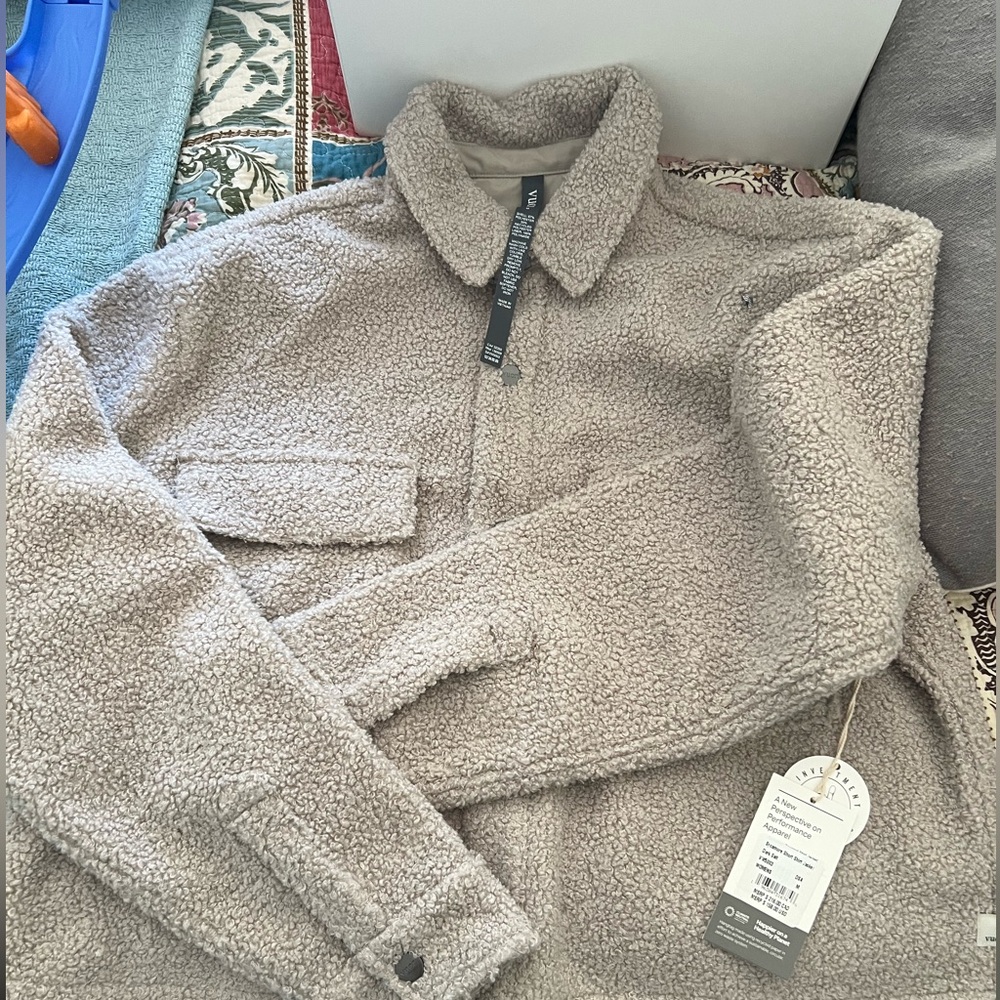Viori Shacket NWT